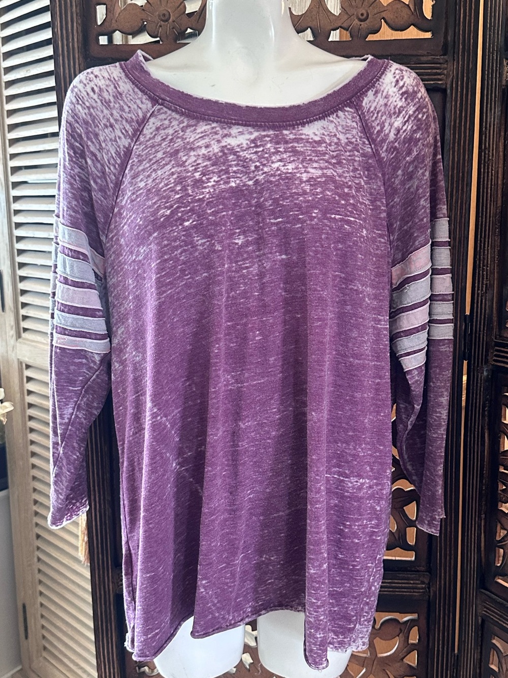 no comment Ny La Purple Long Sleeved Pull On Varsity Style Tee / T Shirt Top.